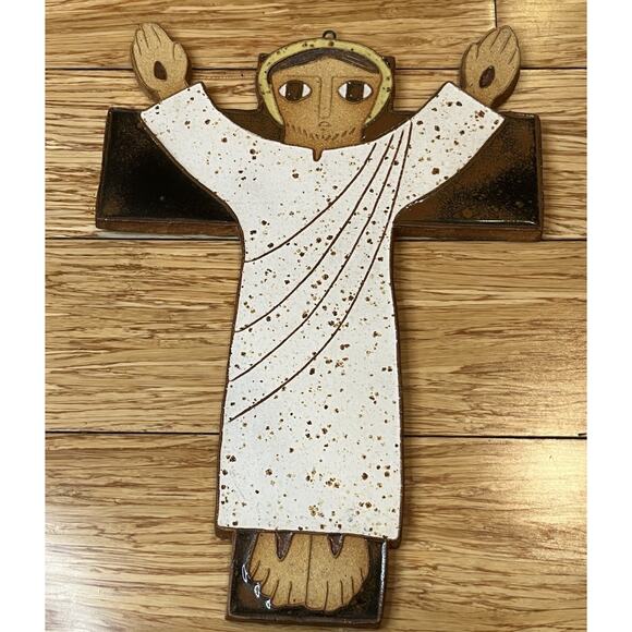 Saint Andrew's Abbey Ceramics Risen Christ Wall Hanging Plaque 11.5” Crucifix - Picture 1 of 4